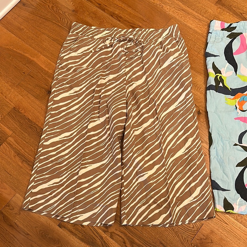 2 Cropped Pants Sz XL